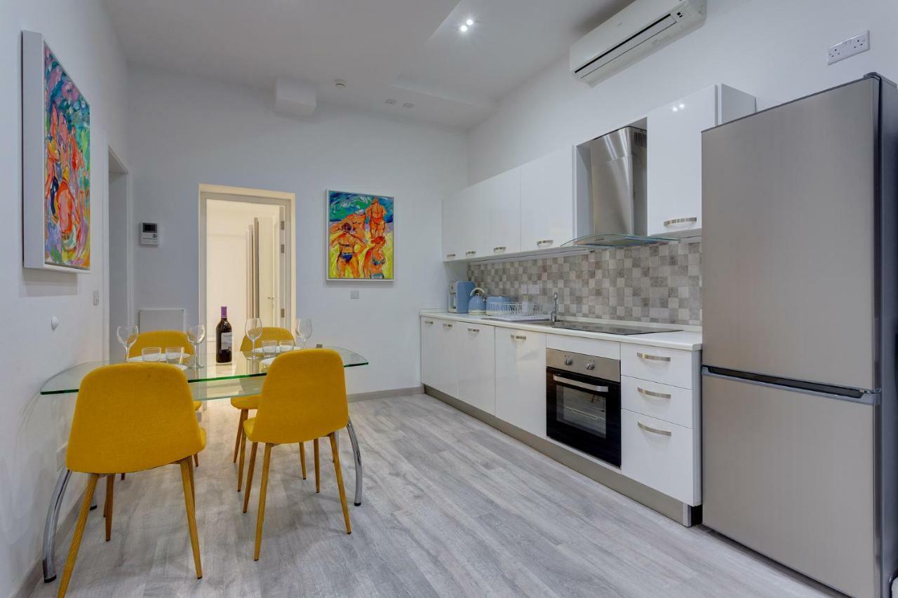 Stylish 3Br Apartment, Fantastic Location In Sliema Esterno foto